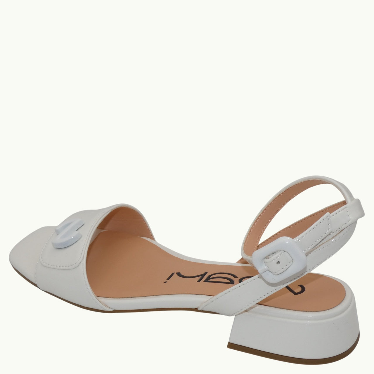 Sandalia efecto Charol NOBU-01